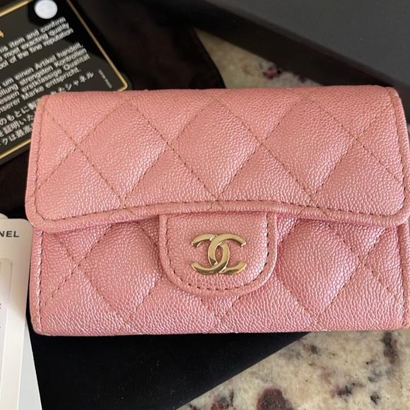 Chanel 19S Pink Iridescent O-Card Holder - Picture 3 of 9